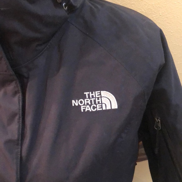 Like New! The North Face Women’s Hyvent Thermoball Jacket - Picture 12 of 16